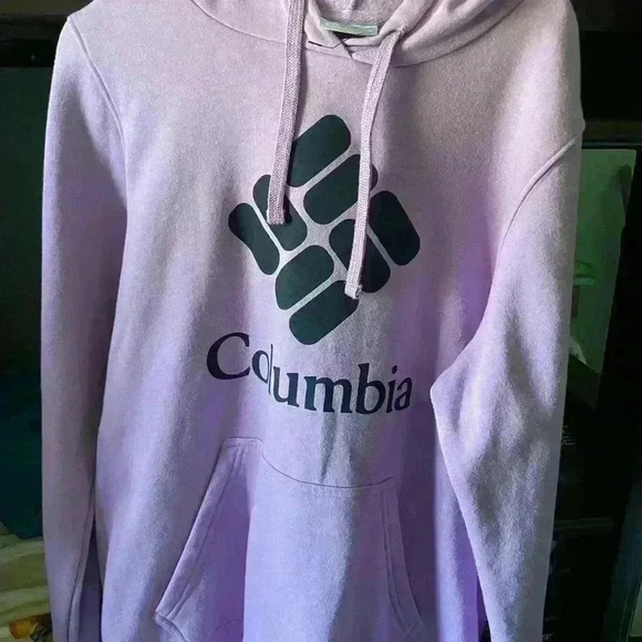 Columbia Tops - Columbia Sweatshirt
